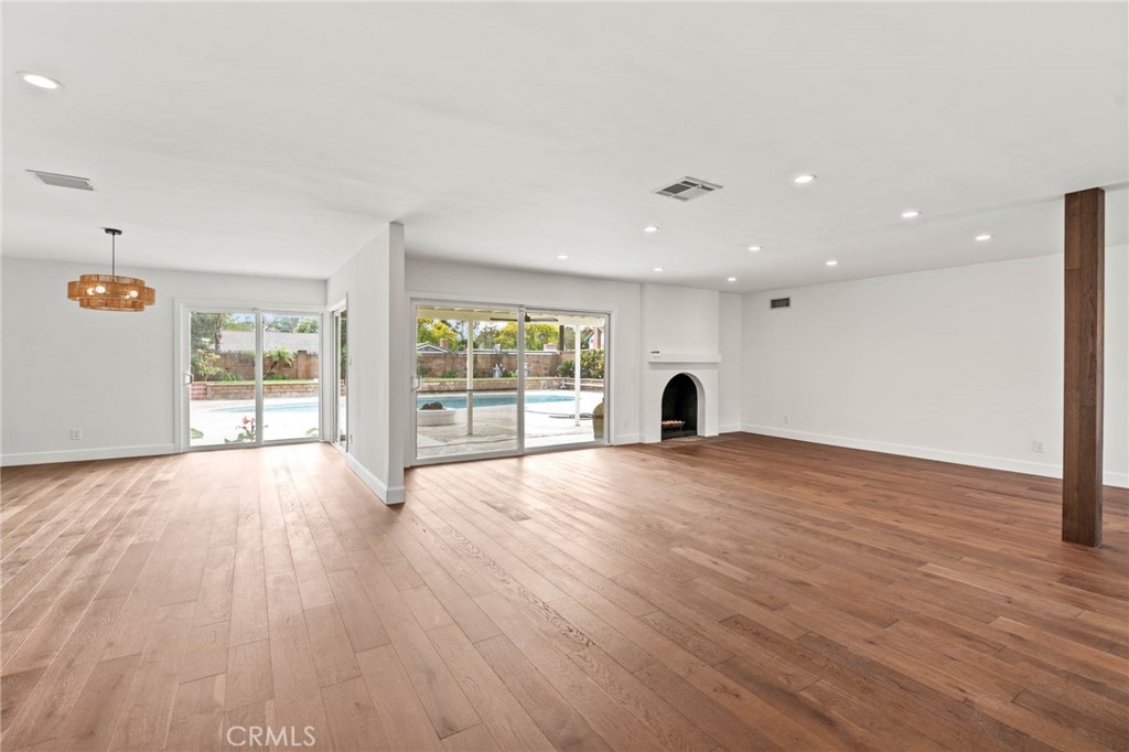 MLS #SR25258592 image #10