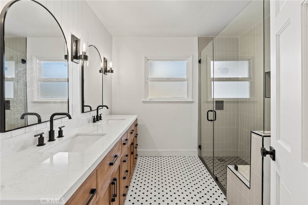 MLS #SR25258592 image #17