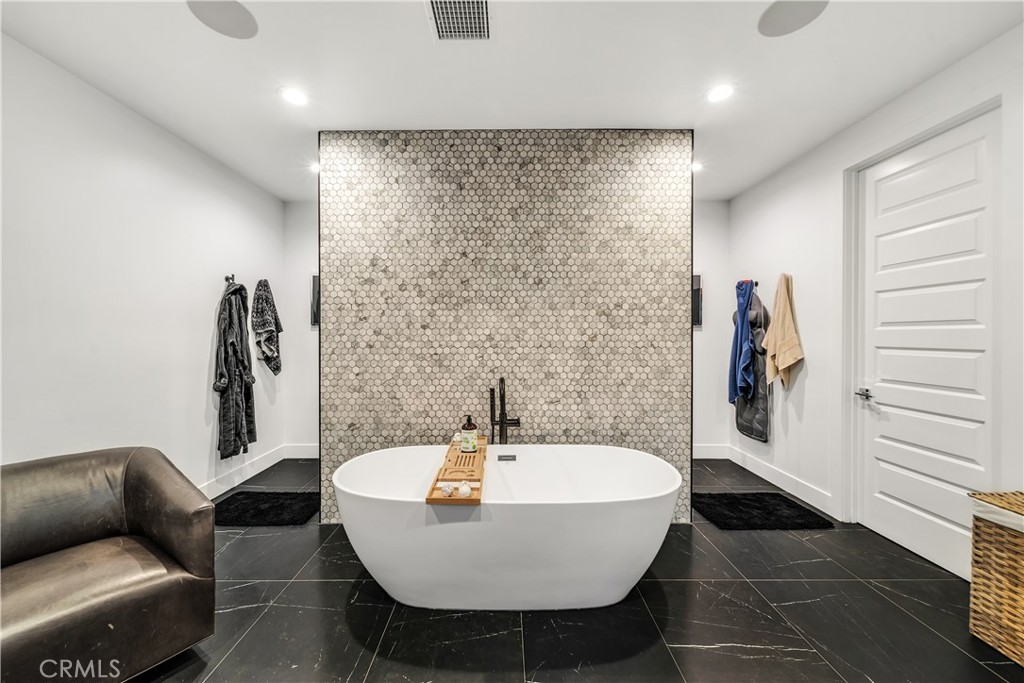 MLS #SR25258601 image #23