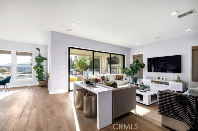 MLS #SR25258934 image #10