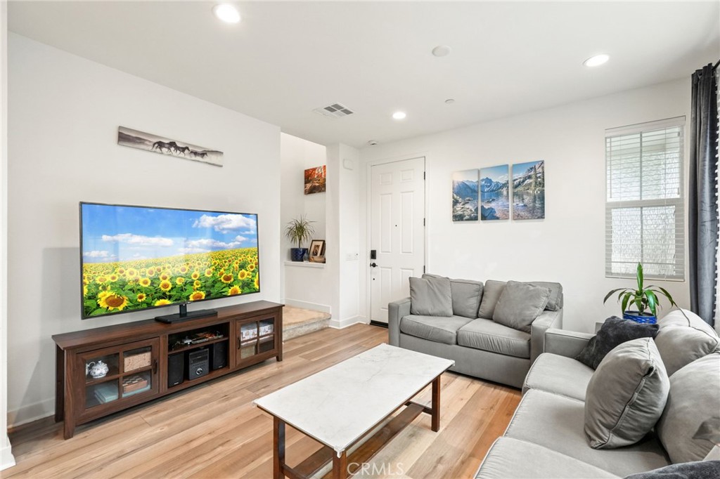 MLS #SR25259170 image #6