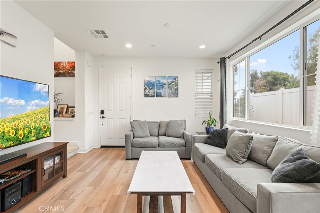 MLS #SR25259170 image #8