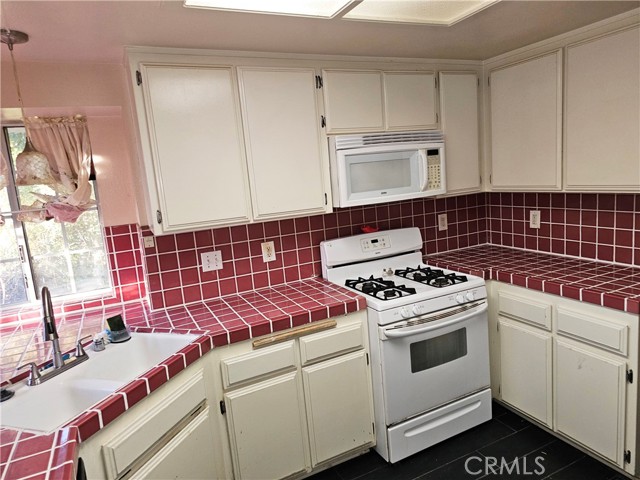 MLS #SR25259632 image #8