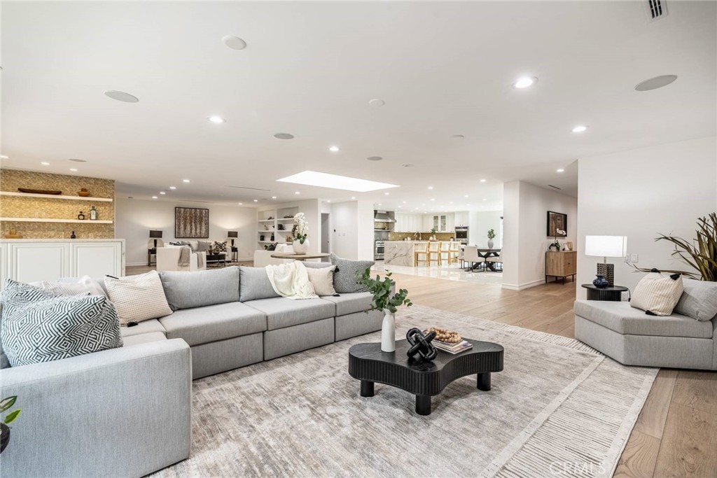 MLS #SR25259816 image #9