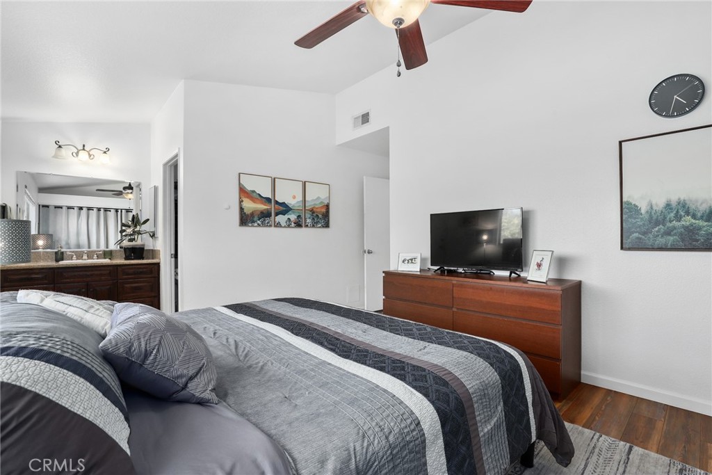 MLS #SR25260046 image #12