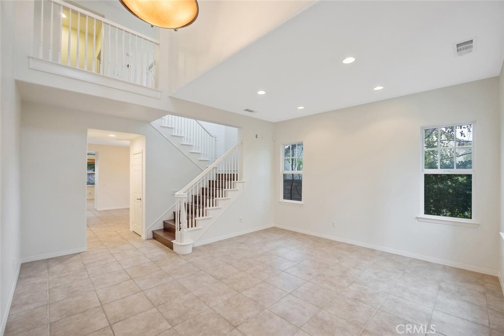 MLS #SR25260156 image #2