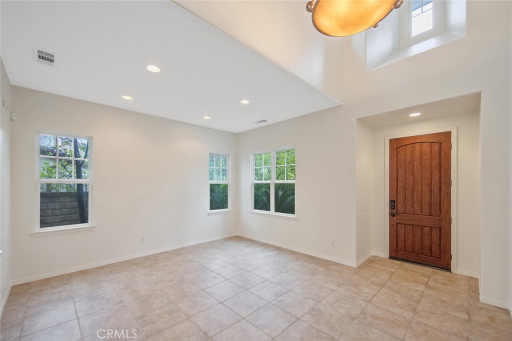 MLS #SR25260156 image #4