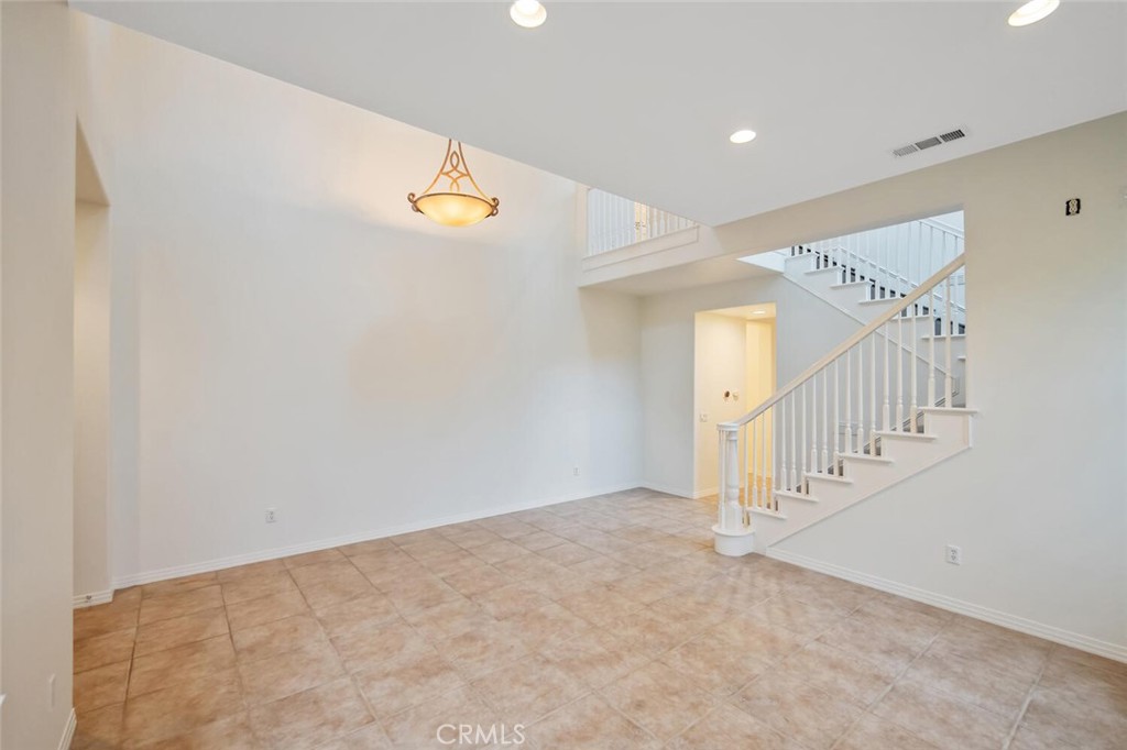 MLS #SR25260156 image #5