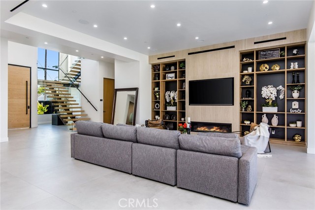 MLS #SR25260377 image #5