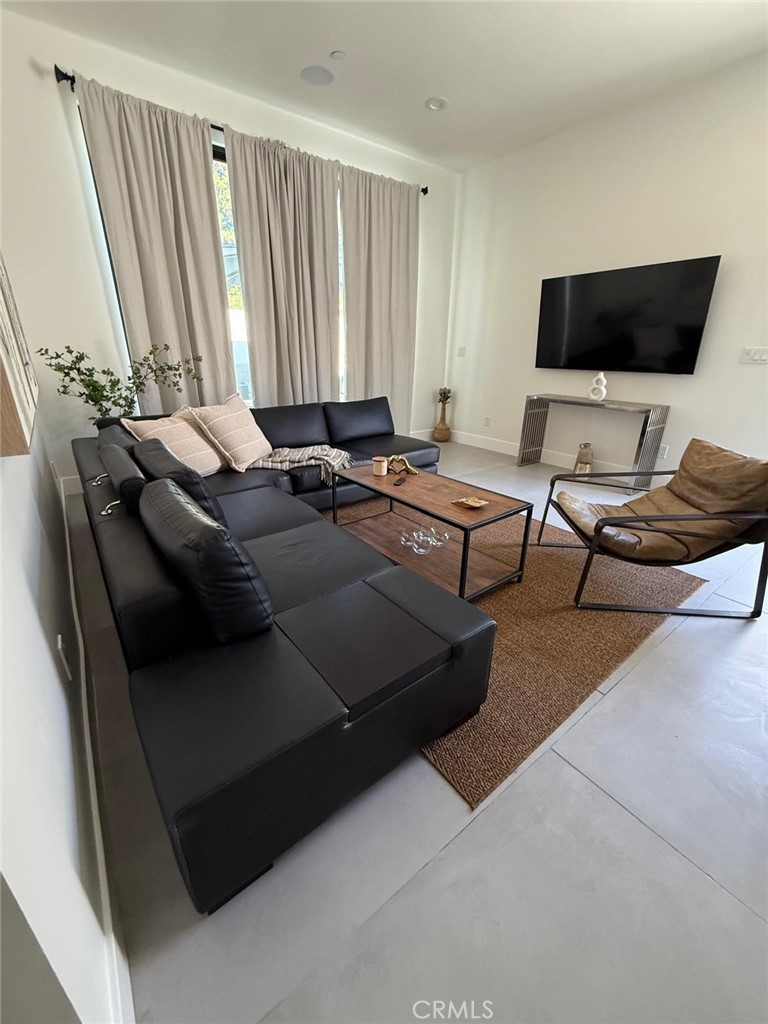 MLS #SR25260381 image #8