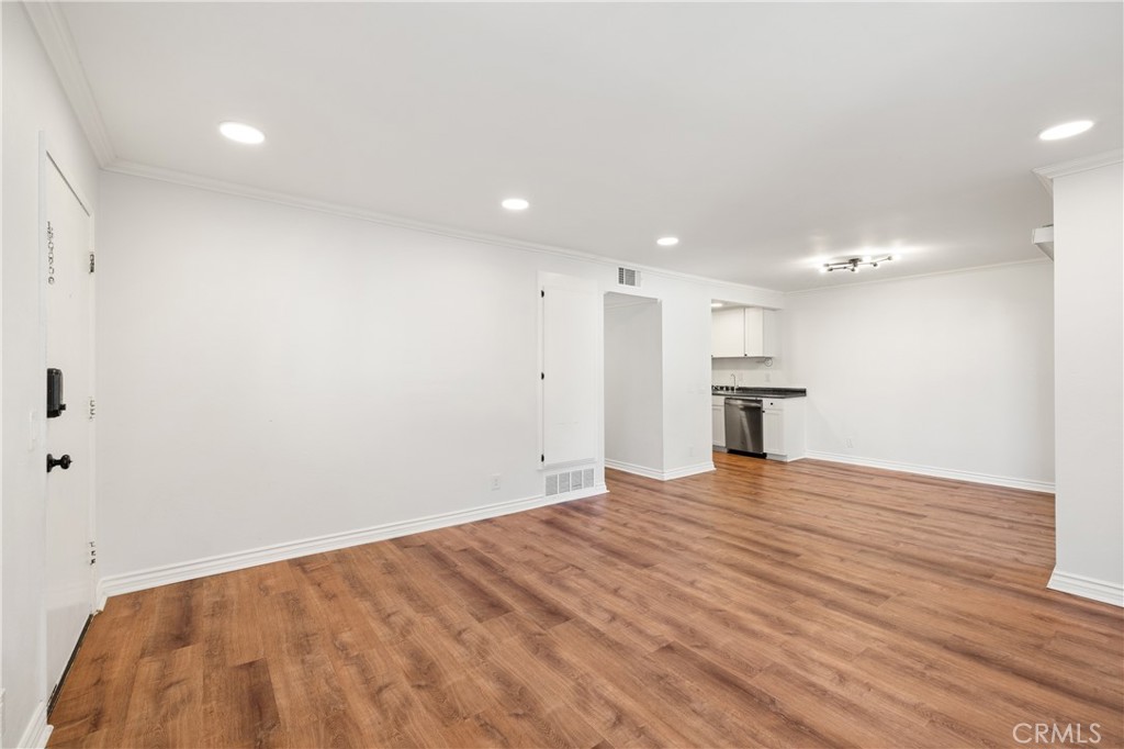 MLS #SR25260382 image #6