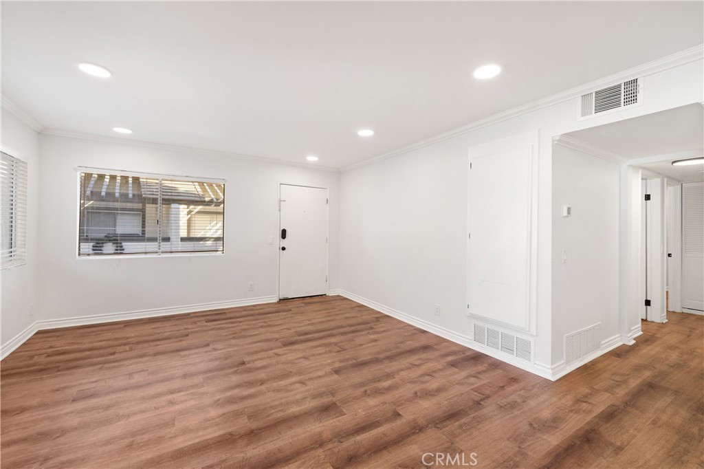 MLS #SR25260382 image #8