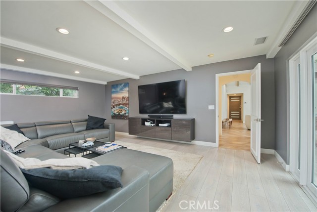 MLS #SR25260391 image #11