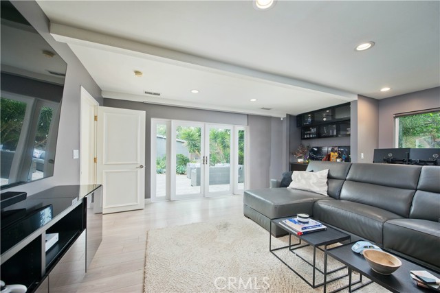 MLS #SR25260391 image #12