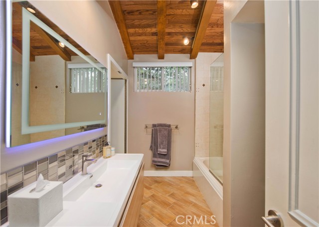 MLS #SR25260391 image #16