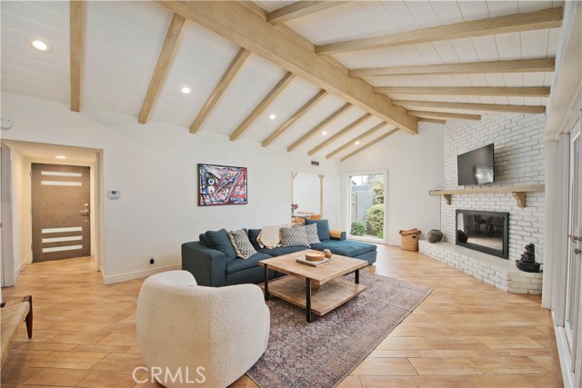 MLS #SR25260391 image #2