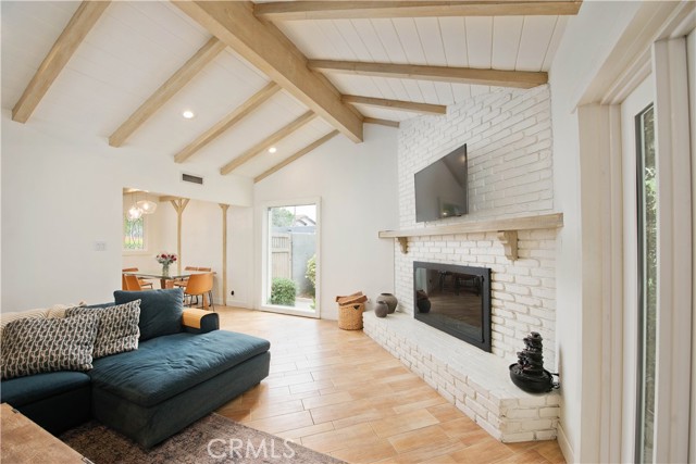 MLS #SR25260391 image #3