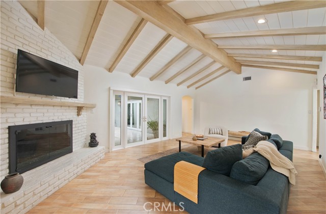 MLS #SR25260391 image #4