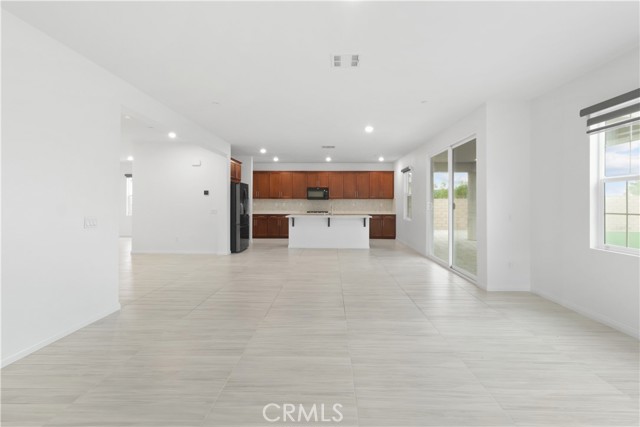 MLS #SR25260436 image #12