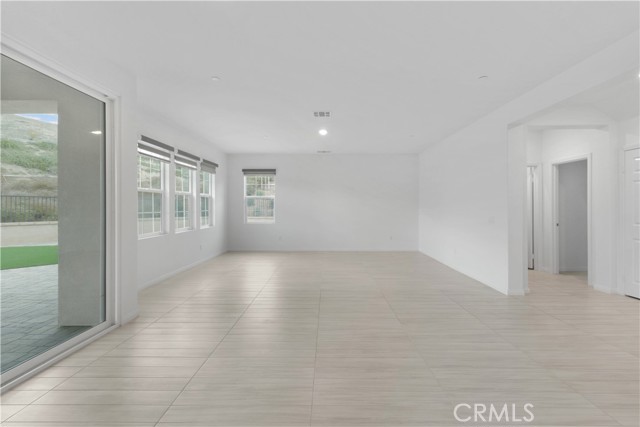 MLS #SR25260436 image #14