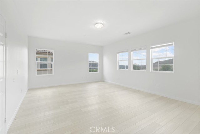 MLS #SR25260436 image #16