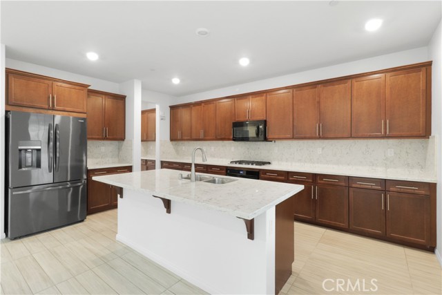 MLS #SR25260436 image #9