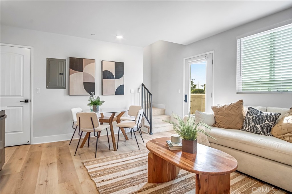 MLS #SR25260437 image #4