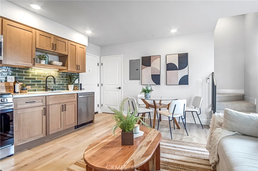 MLS #SR25260449 image #1