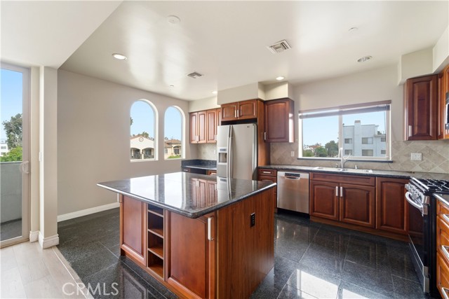 MLS #SR25260457 image #10