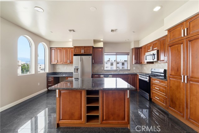 MLS #SR25260457 image #7