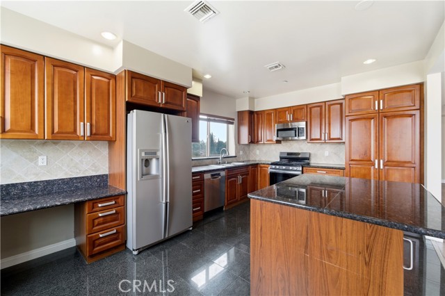 MLS #SR25260457 image #8