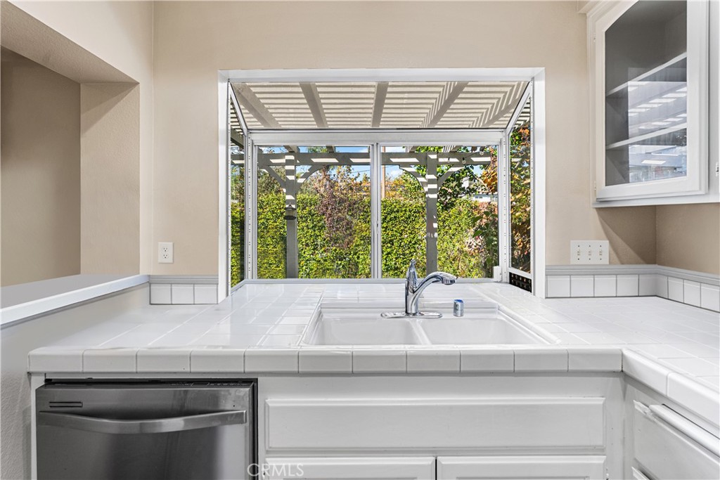 MLS #SR25260565 image #7