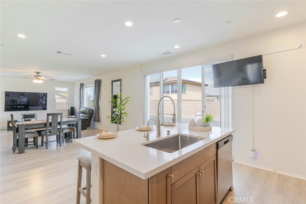 MLS #SR25260582 image #7