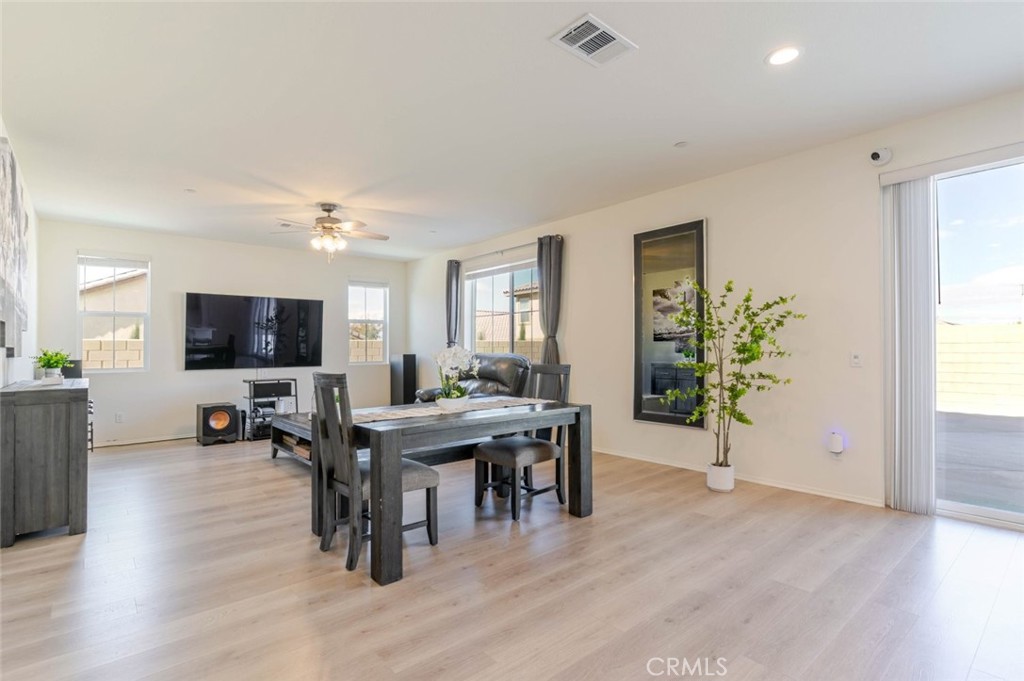 MLS #SR25260582 image #9