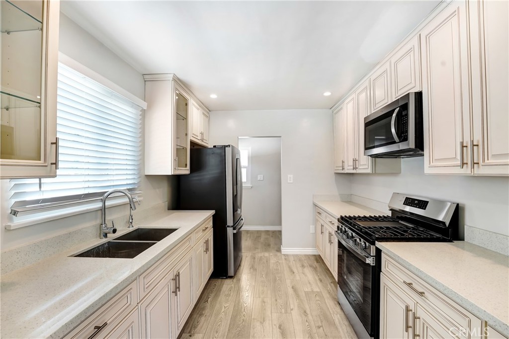 MLS #SR25260595 image #8