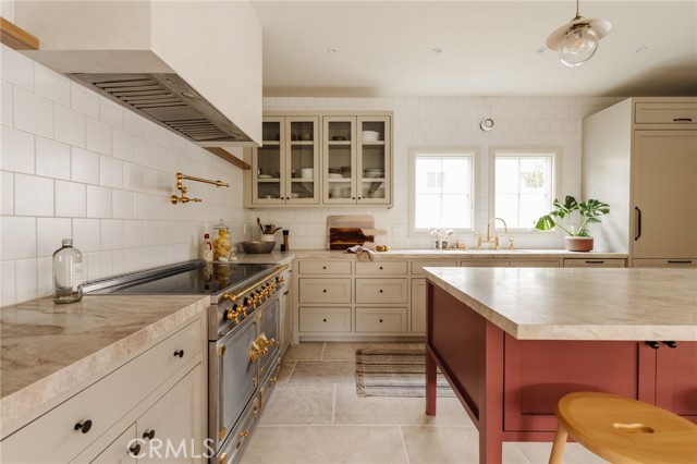 MLS #SR25260632 image #13