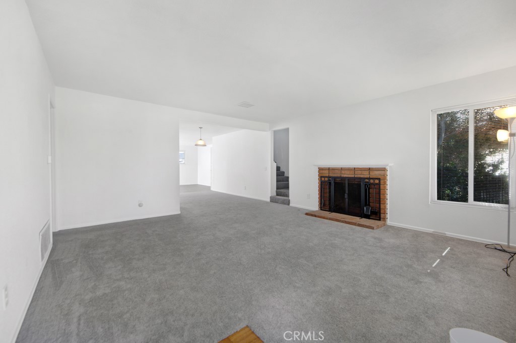 MLS #SR25260687 image #8