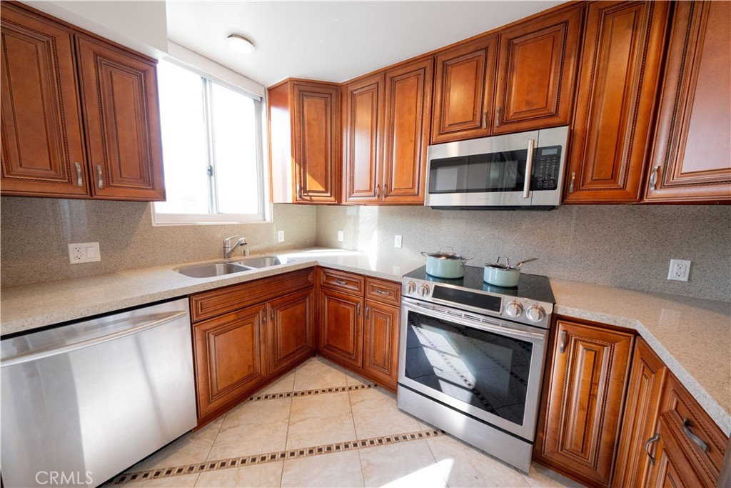 MLS #SR25260699 image #10