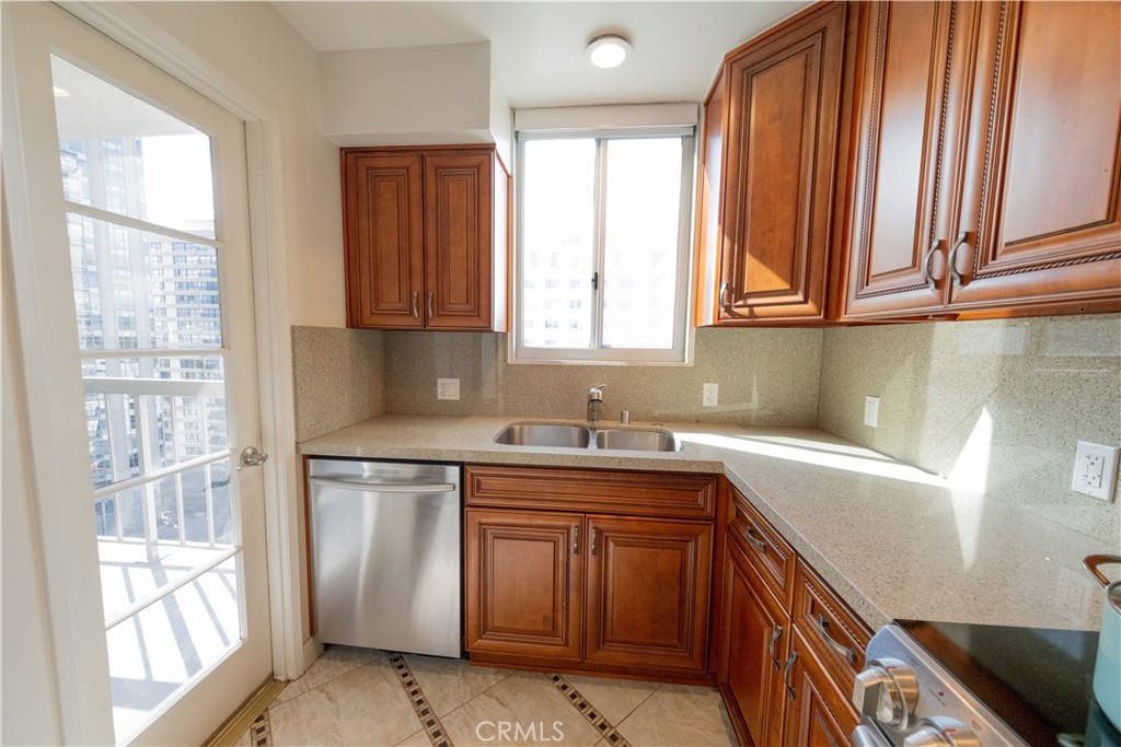 MLS #SR25260699 image #12