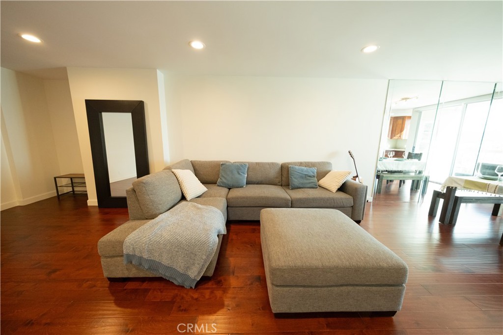 MLS #SR25260699 image #6