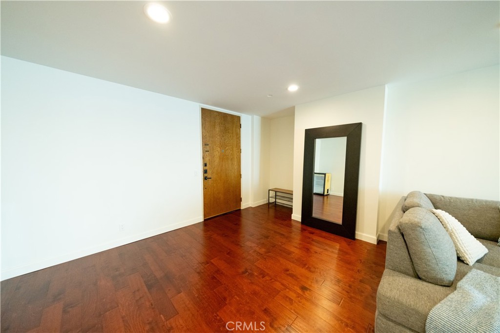 MLS #SR25260699 image #8