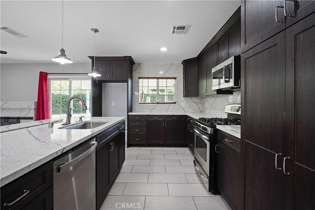 MLS #SR25260763 image #7