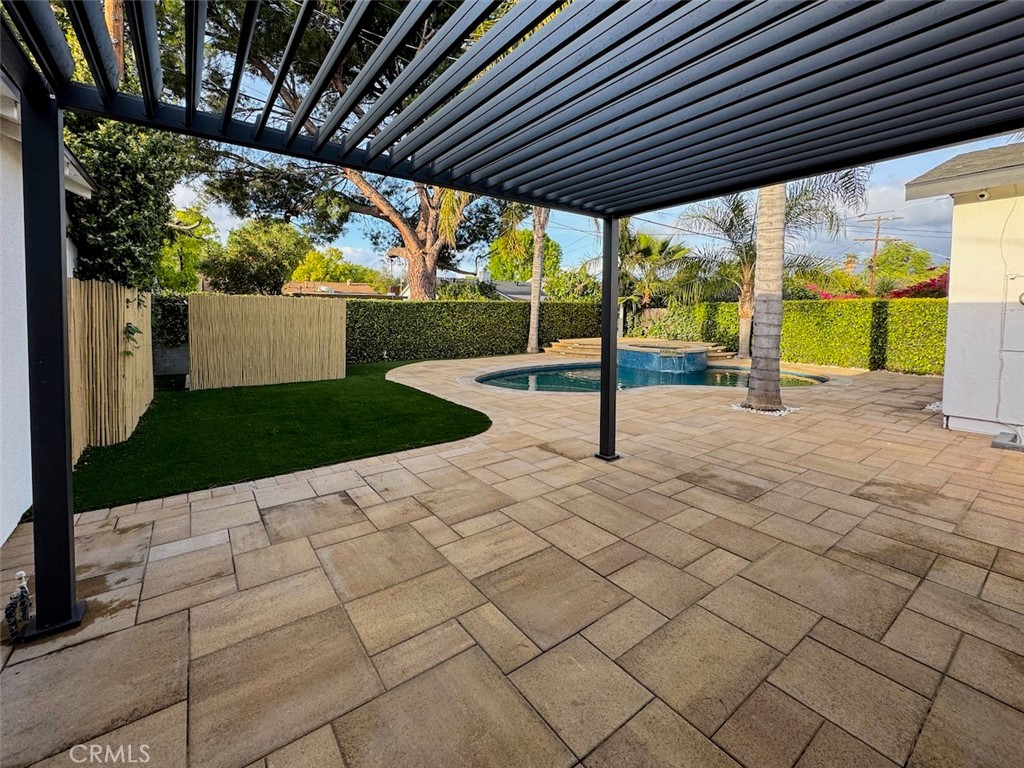 MLS #SR25260846 image #10