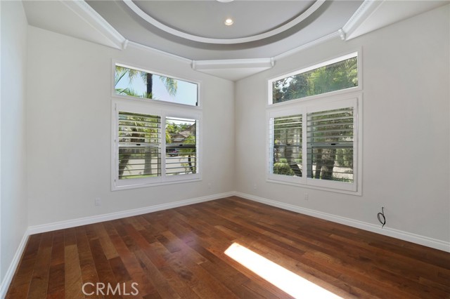 MLS #SR25260861 image #10