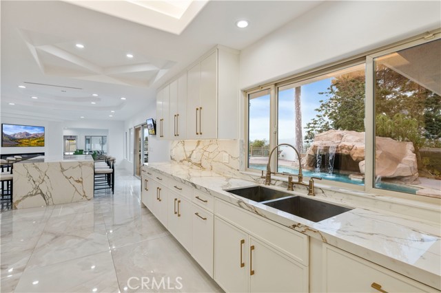 MLS #SR25260880 image #12