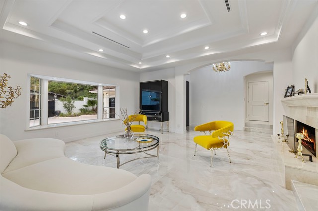 MLS #SR25260880 image #8