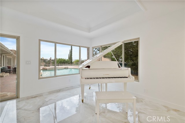 MLS #SR25260880 image #9