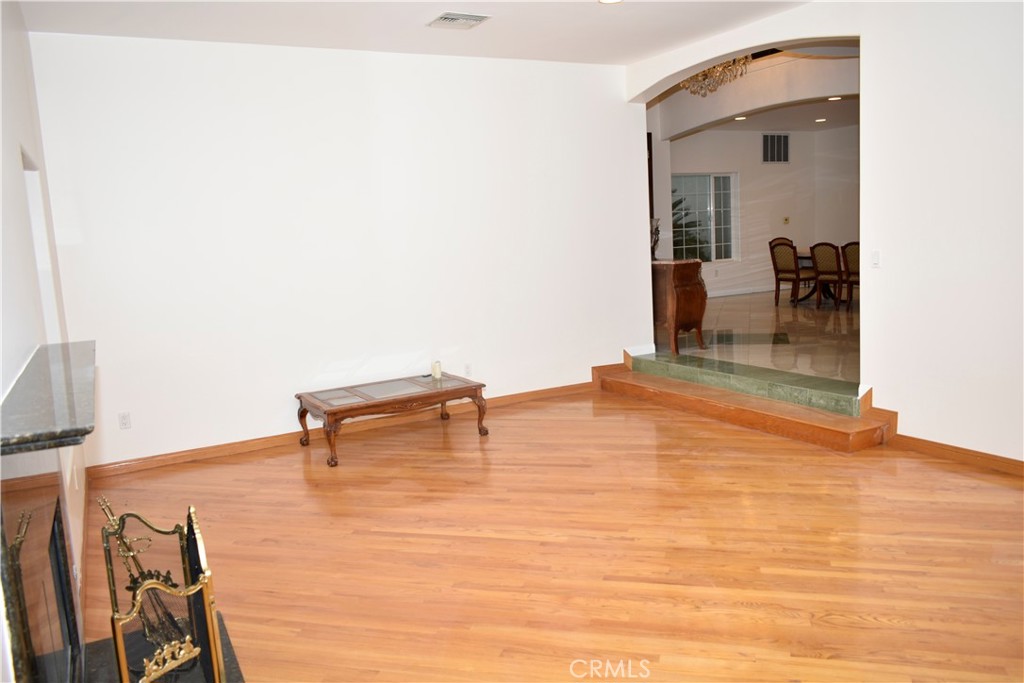 MLS #SR25261198 image #4