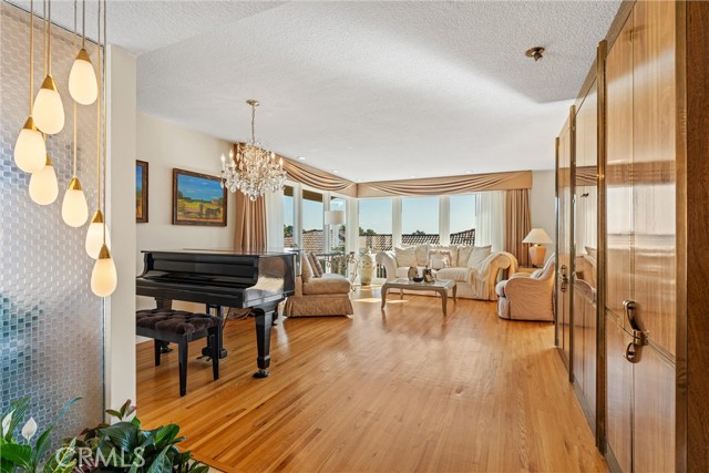 MLS #SR25261208 image #3