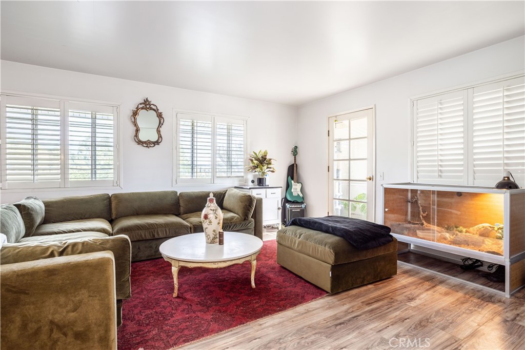 MLS #SR25261336 image #10